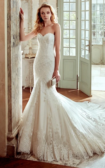Sweetheart Mermaid Wedding Dress with Lace Appliques and Court Train