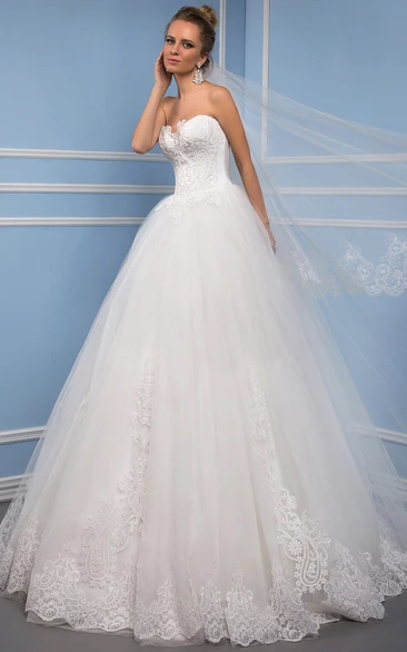 Maxi Sweetheart Appliqued Tulle Wedding Dress With Sweep Train And Corset Back