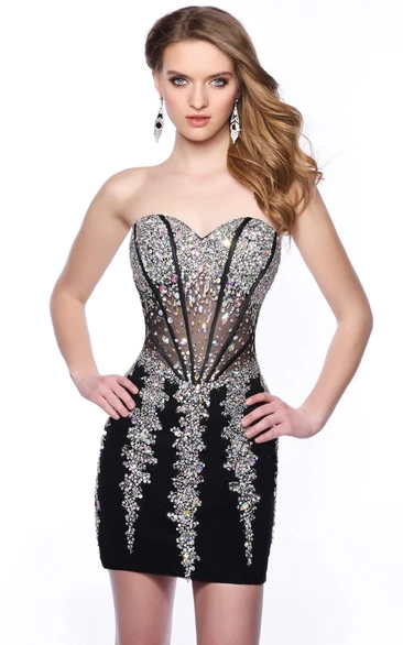 Sequined Sweetheart Short Form-Fitted Homecoming Dress With Illusion Style