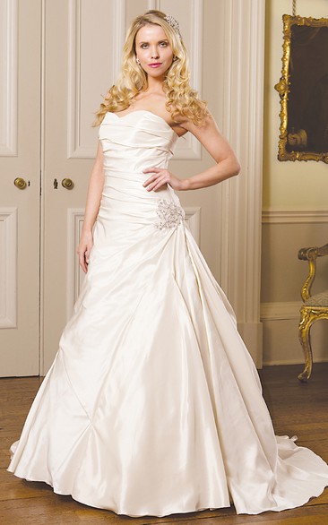 A-Line Sleeveless Sweetheart Side-Draped Floor-Length Satin Wedding Dress With Broach