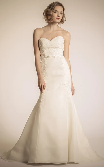 Sweetheart Satin Wedding Dress With Lace
