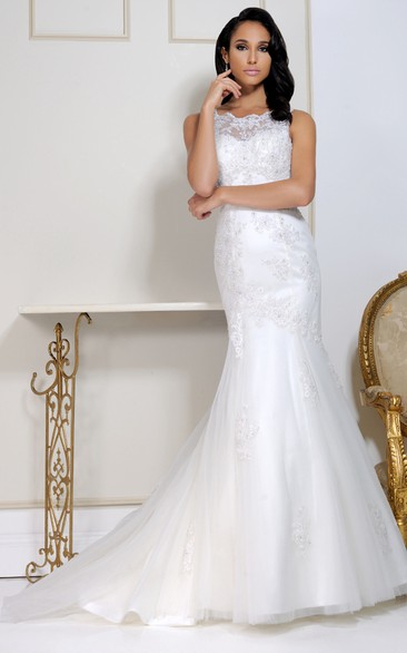 Floor-Length Bateau Appliqued Tulle Wedding Dress With Chapel Train And Keyhole