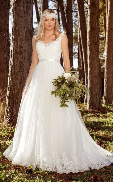 Chiffon A-line Straps Court Train Wedding Dress with Lace and Applique