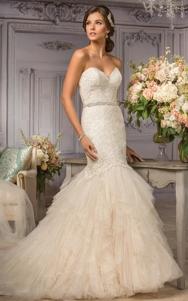 Sweetheart Trumpet Gown With Lace Appliques And Ruffles