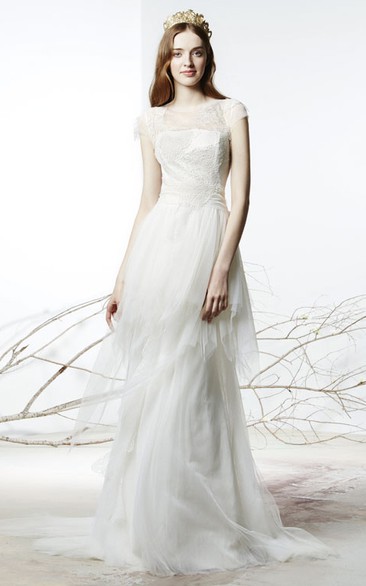 Sheath Scoop-Neck Short-Sleeve Tulle Wedding Dress With Illusion