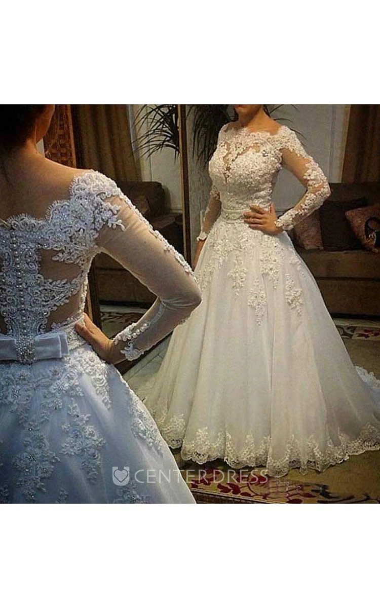 Ball Gown Scalloped Lace Tulle Button Zipper Wedding Dress