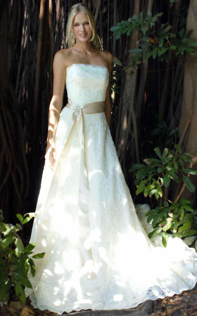 Sheath Appliqued Strapless Maxi Lace Wedding Dress With Bow