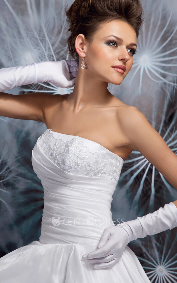 High-Low Strapless Ruffled Appliqued Satin Wedding Dress With Sweep Train
