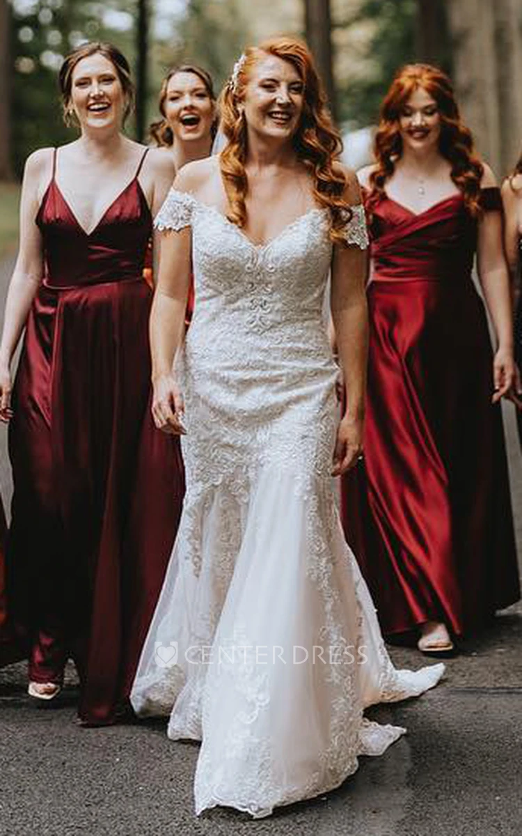 Boho Off-Shoulder Sheath Scalloped Lace Wedding Dress With Long