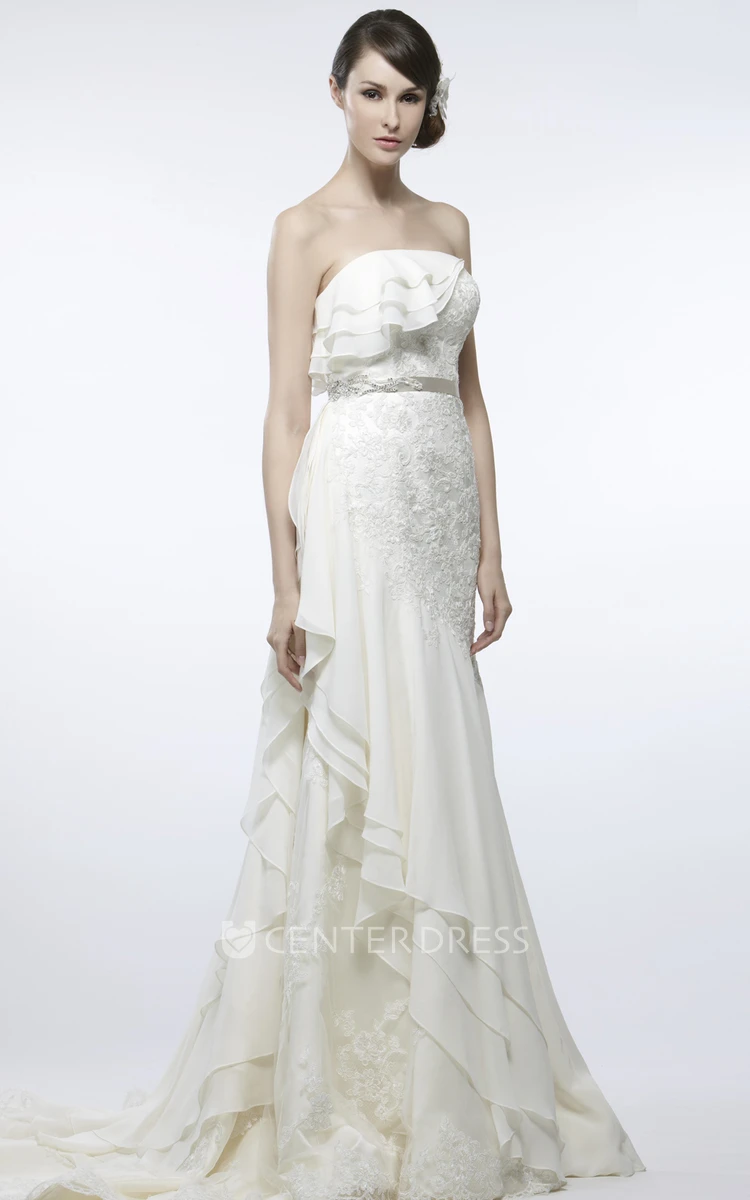 A-Line Long Sleeveless Strapless Appliqued Chiffon Wedding Dress With Pleats And Waist Jewellery