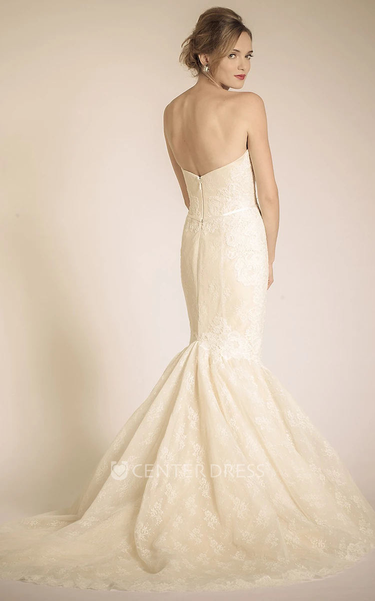 Mermaid Sleeveless Strapless Appliqued Floor-Length Lace Wedding Dress With Bow