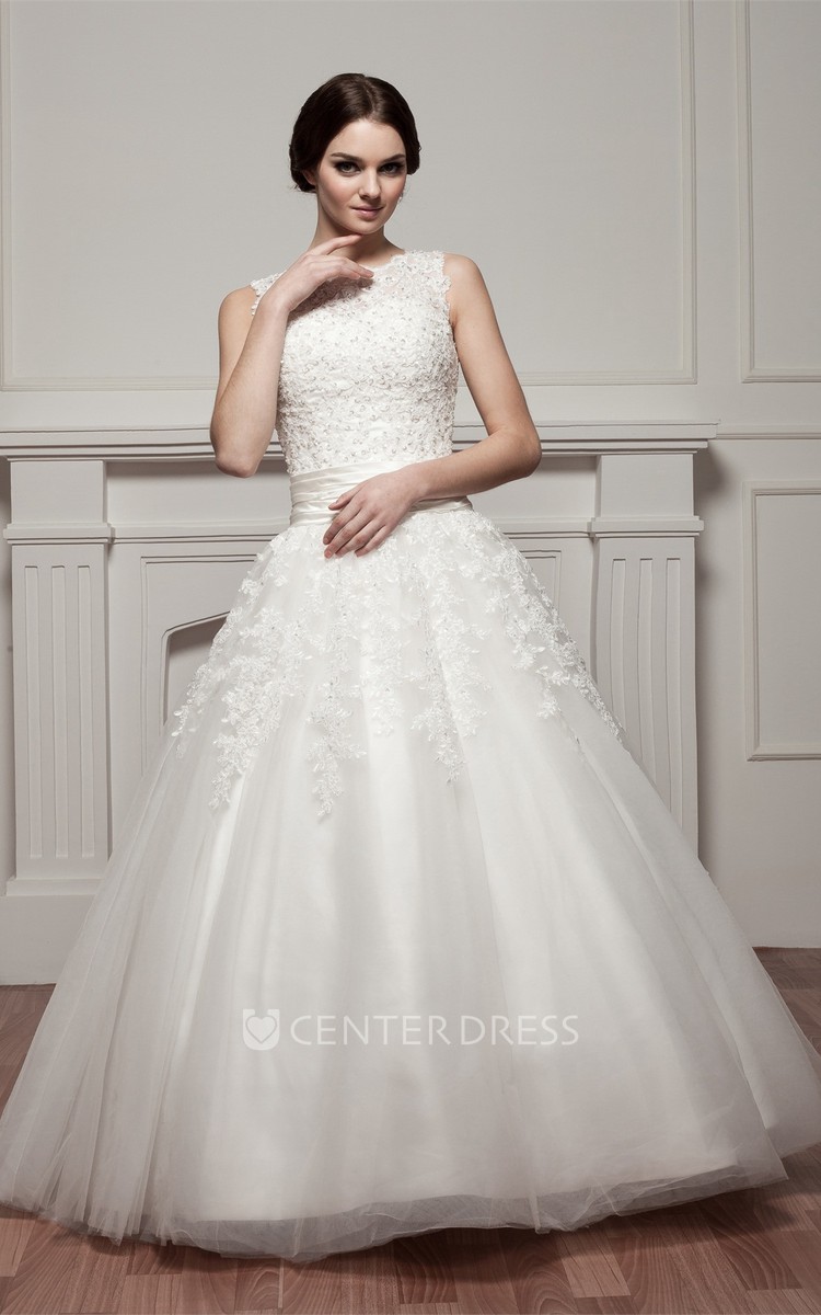 Sleeveless Bateau Neck Ball Gown Lace Tulle Wedding Dress with Appliques UCenter Dress