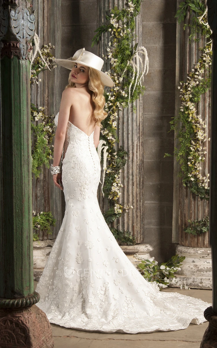 Mermaid Appliqued Sleeveless Sweetheart Lace Wedding Dress With Court Train