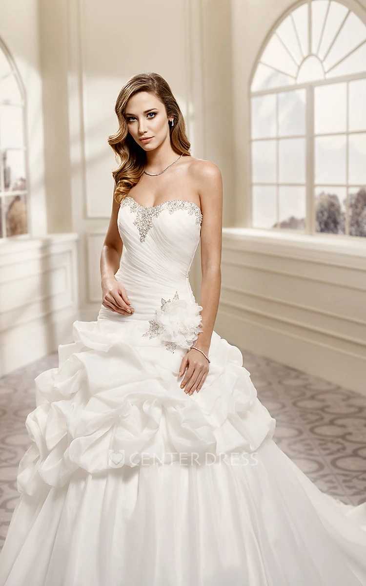 Ball Gown Sweetheart Long Organza Wedding Dress With Pick Up And Beading