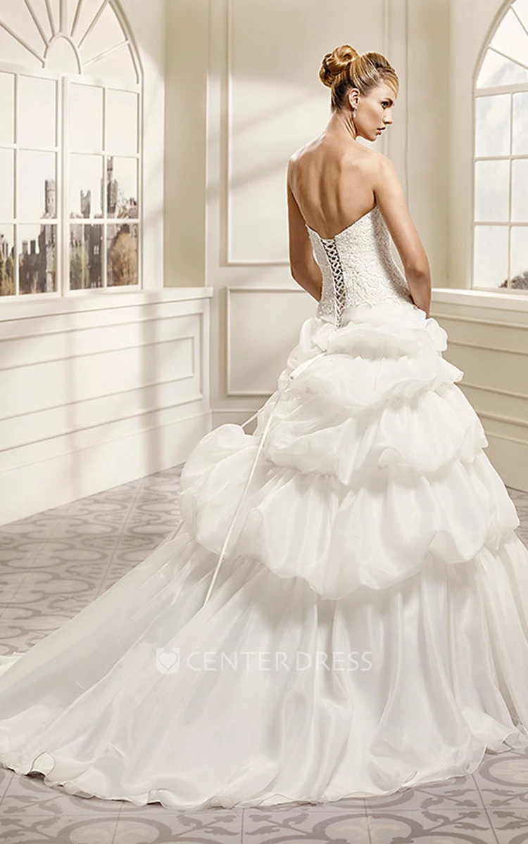Ball Gown Cap-Sleeve Ruffled Sweetheart Organza Wedding Dress With Cape