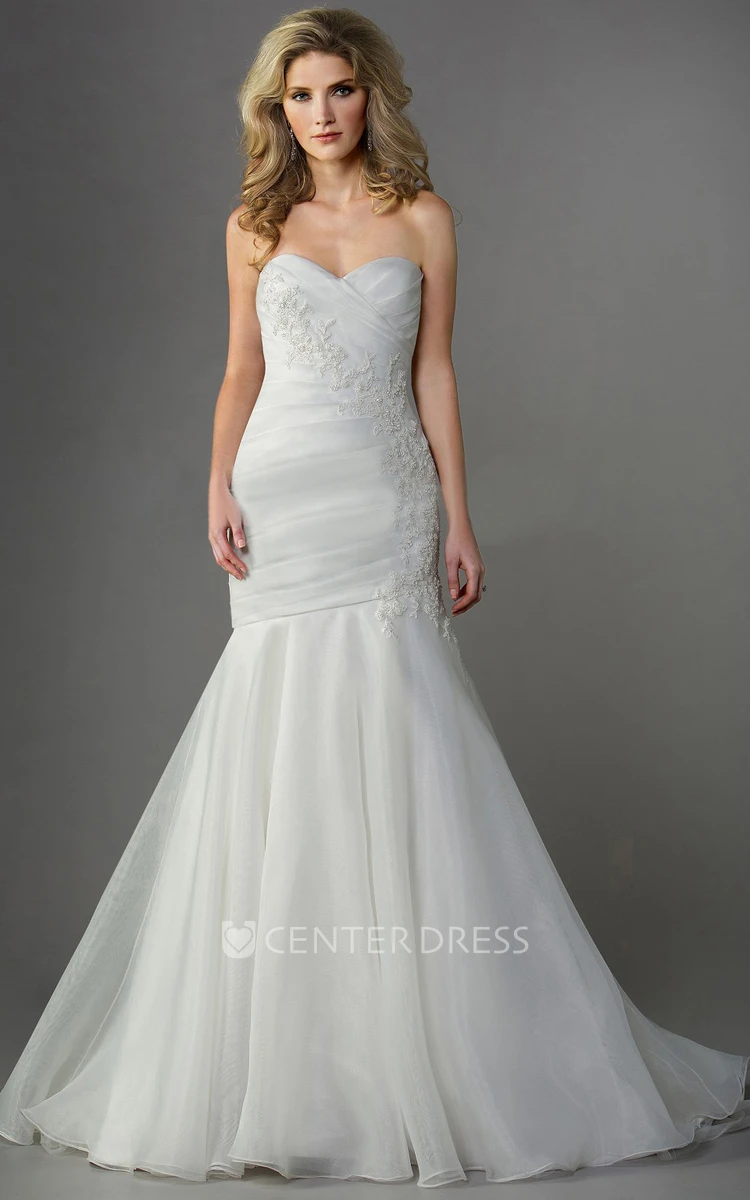 Sweetheart Mermaid Gown With Dropped Waistline And Appliques