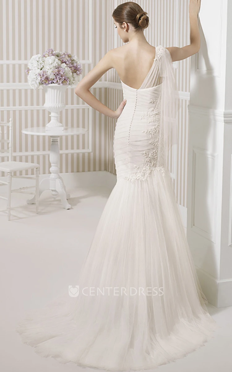 Floor-Length One-Shoulder Ruched Tulle Wedding Dress With Brush Train