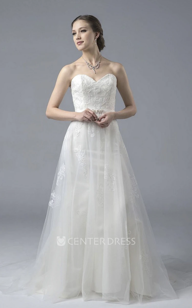 A-line Tulle Sweetheart Open Back Wedding Dress With Lace And Appliques And Buttons