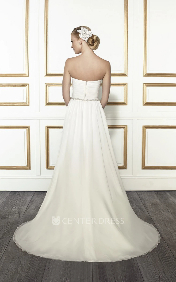 A-Line Jeweled Sweetheart Tulle&Satin Wedding Dress With Ruching And Sweep Train