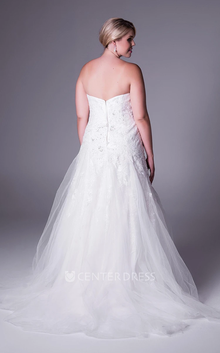 Maxi Appliqued Strapless Tulle Plus Size Wedding Dress With Pick Up And Corset Back