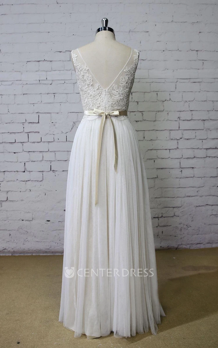 Scoop Neck Sleeveless Long A-Line Tulle Wedding Dress With Champagne Underlay