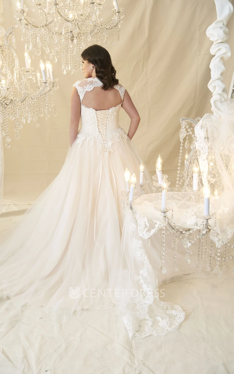 Ball Gown Cap-Sleeve Scoop-Neck Lace&Tulle Plus Size Wedding Dress With Keyhole