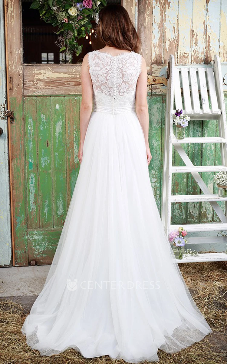 Pleated Sleeveless Scoop-Neck Tulle Wedding Dress With Illusion
