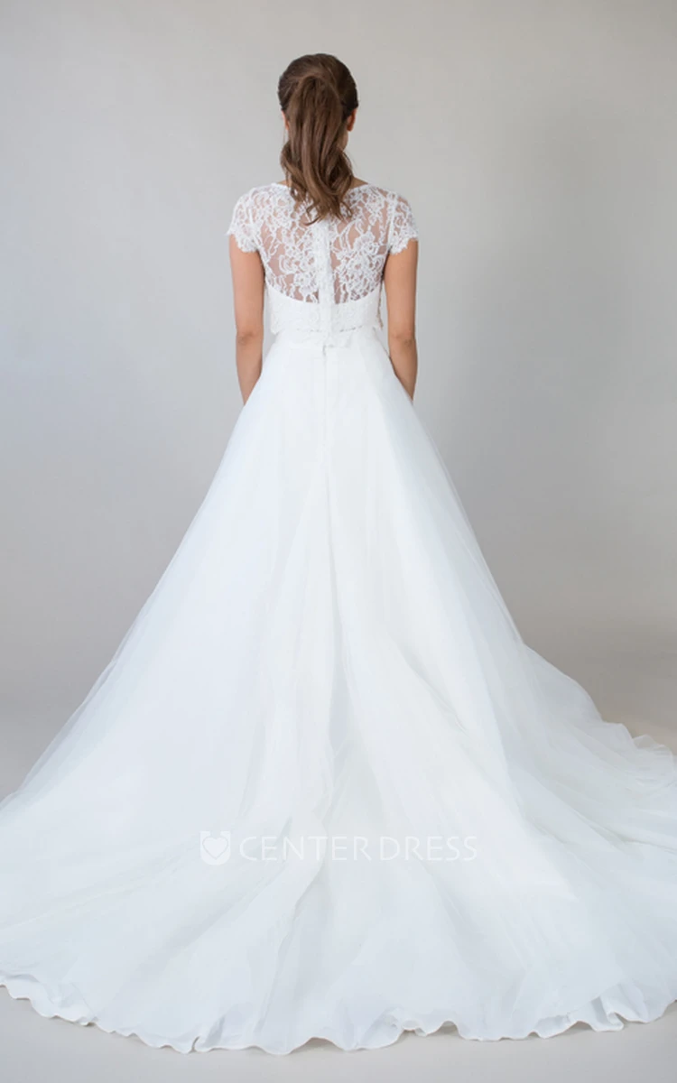 Scoop-Neck Short-Sleeve Tulle Wedding Dress With Lace And Illusion