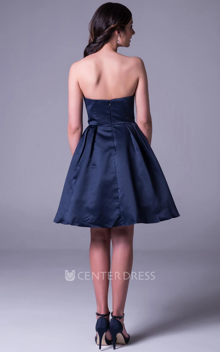 Short A-Line Sleeveless Sweetheart Appliqued Satin Prom Dress