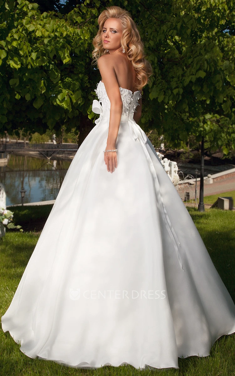 A-Line Ball-Gown Strapless Bowed Floor-Length Sleeveless Satin Wedding Dress With Lace-Up Back