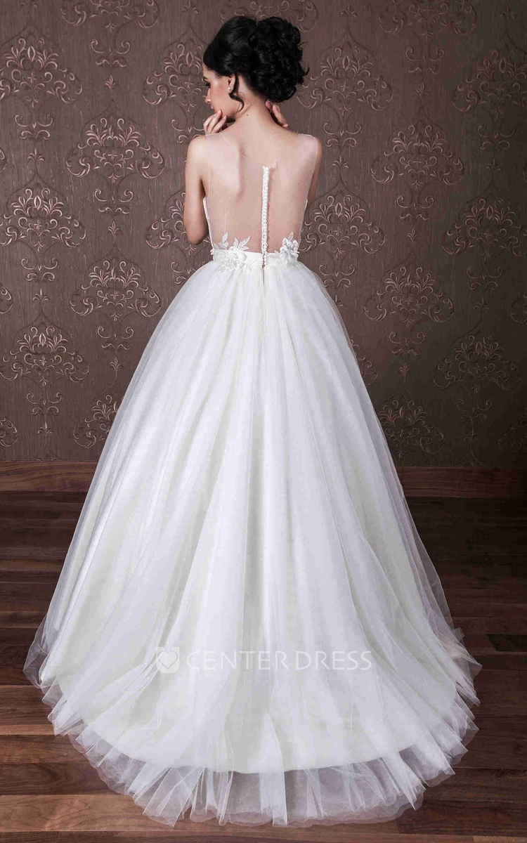 Ball Gown Sleeveless Scoop-Neck Tulle Wedding Dress With Lace