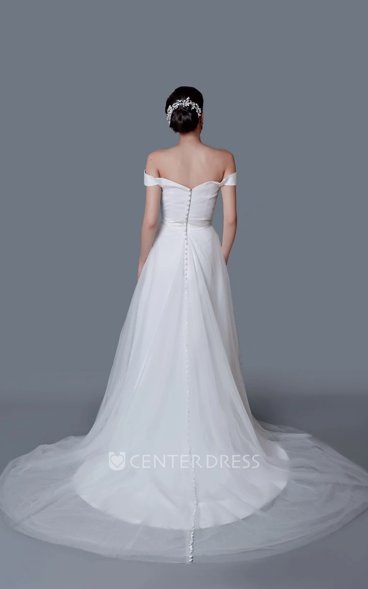 Elegant Off-the-shoulder A-line Tulle Wedding Dress
