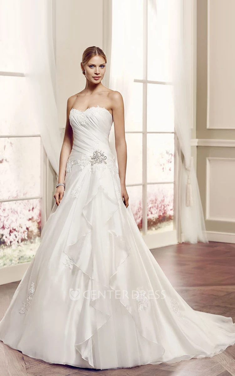 A-Line Sleeveless Ruched Floor-Length Sweetheart Satin&Tulle Wedding Dress With Appliques And Draping