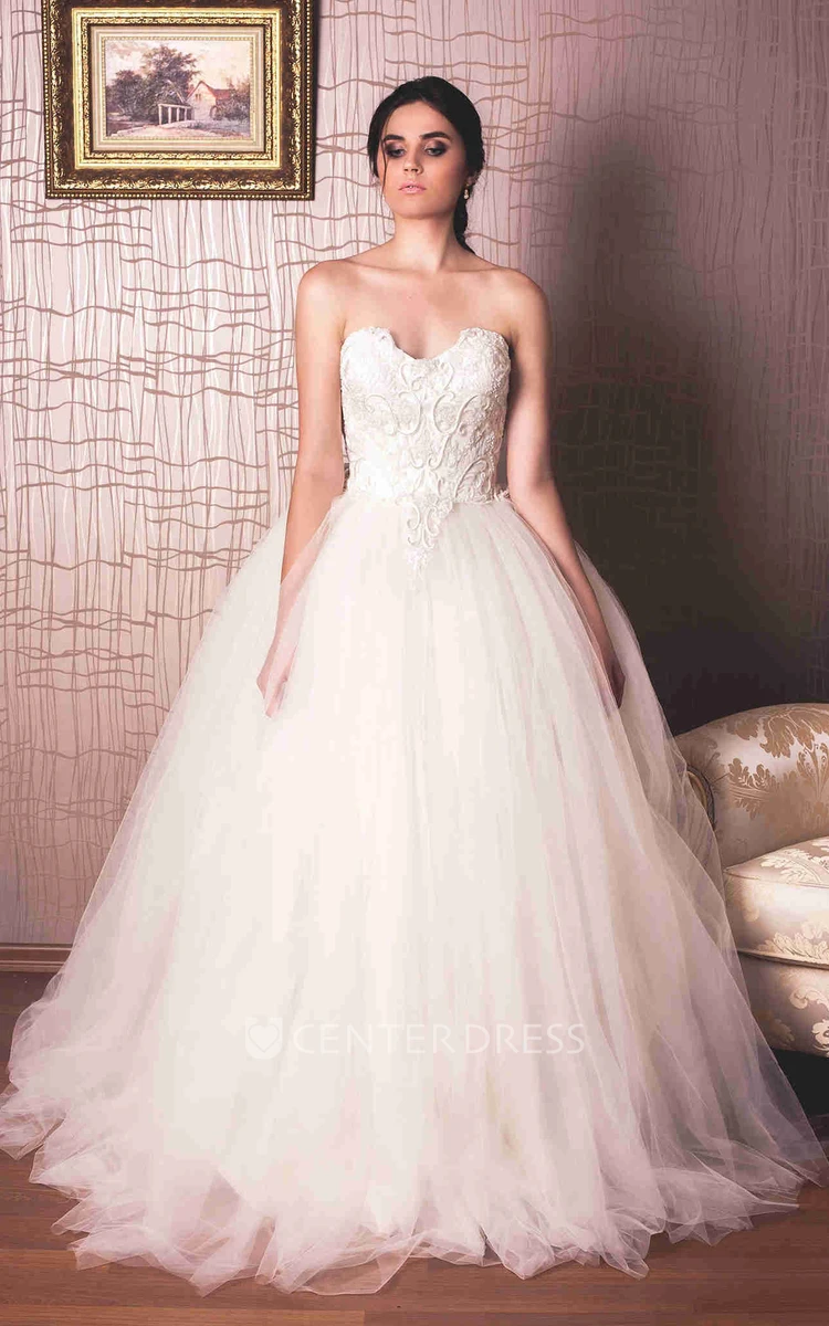 Ball Gown Sweetheart Embroidered Tulle Wedding Dress With Beading And Chapel Train