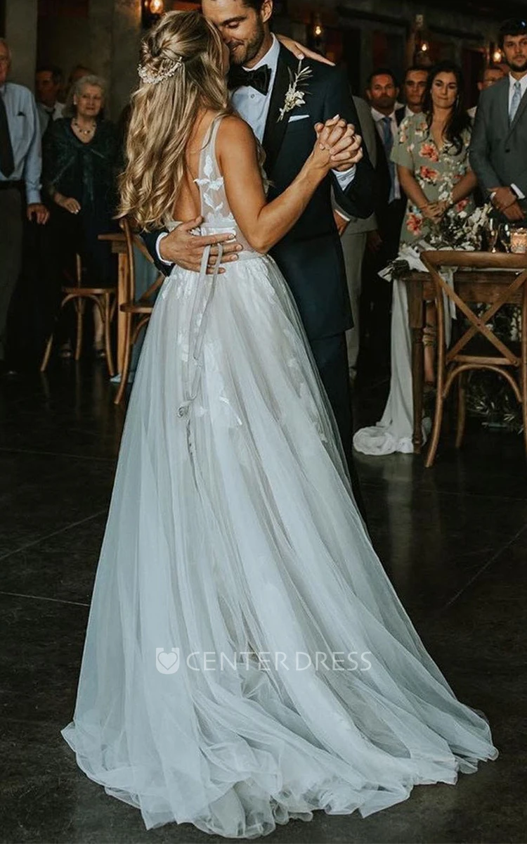 Elegant Tulle V-neck Floor-length Sleeveless A Line Wedding Dress with Appliques