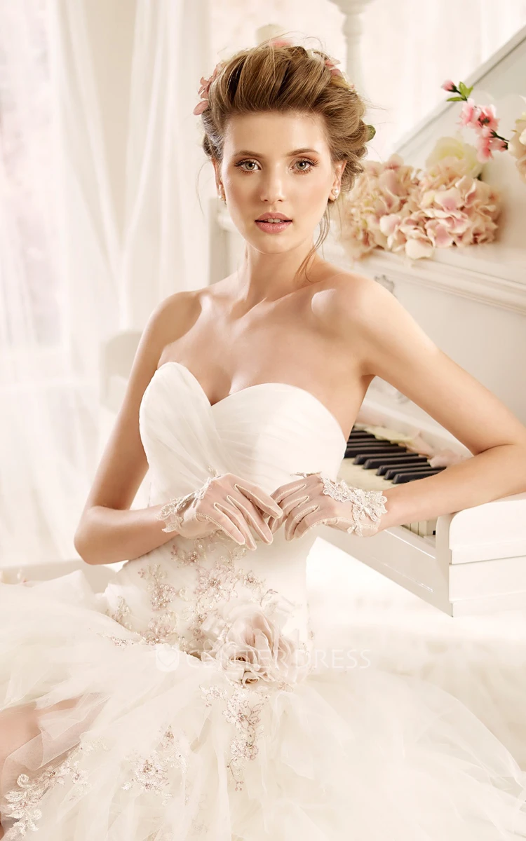 Sweetheart Side-split A-line Wedding Dress with Ruching Skirt and Flowers