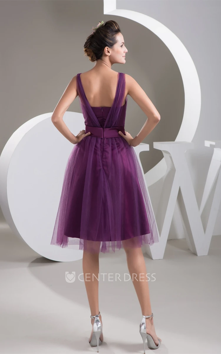 Modern Grape Tulle Knee-Length Short Formal Dress with Floral Waist