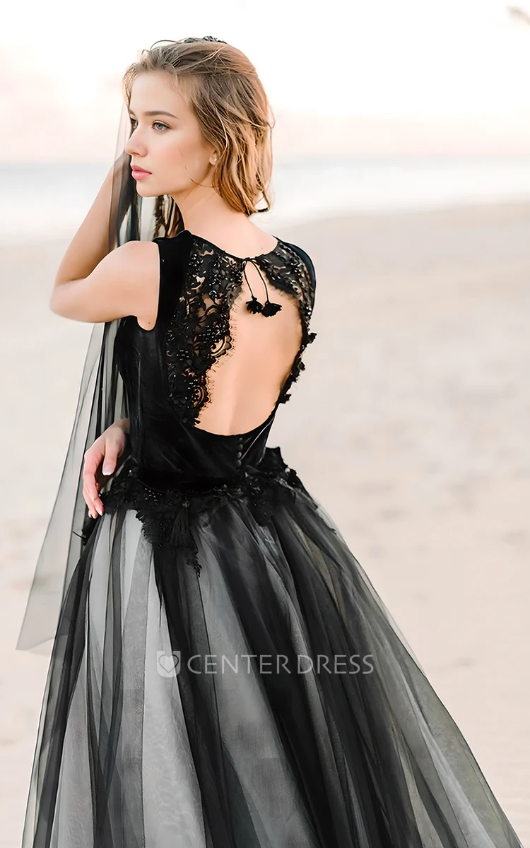 Sleeveless Vintage Square Neck Floor-length A-Line Bohemian Lace Black Wedding Dress with Keyhole Back