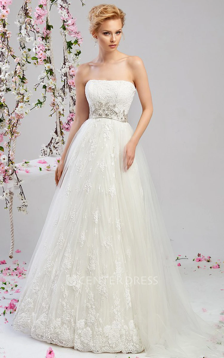 A-Line Floor-Length Sleeveless Strapless Appliqued Tulle Wedding Dress With Waist Jewellery And Cape