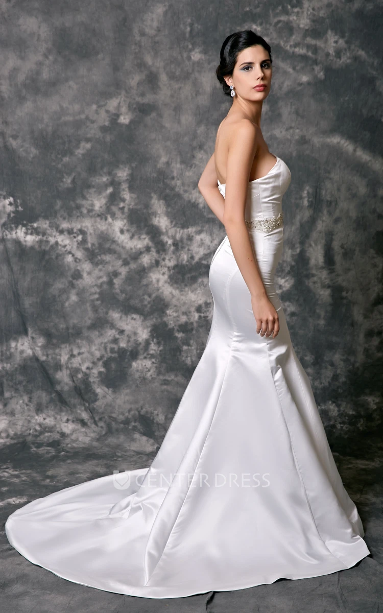 Elegant Sweetheart Neck Vintage Simple A-Line Backless Bride Dress with  Train