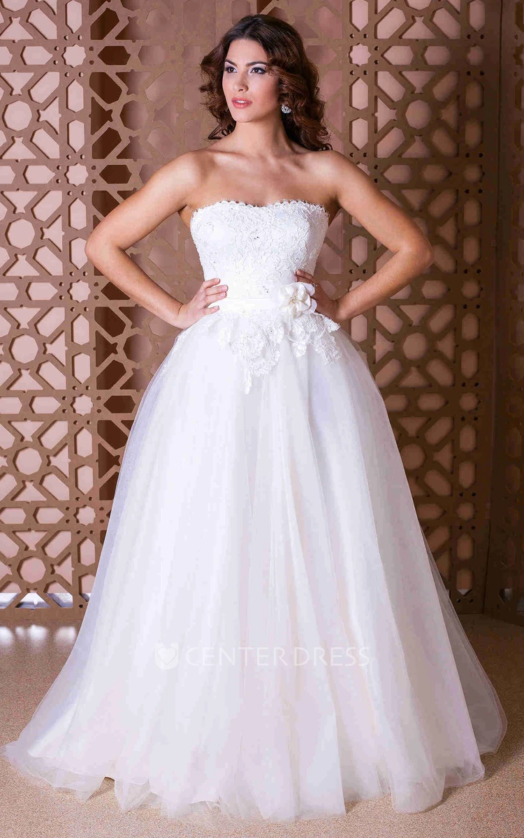 A-Line Appliqued Floor-Length Strapless Sleeveless Tulle Wedding Dress With Flower