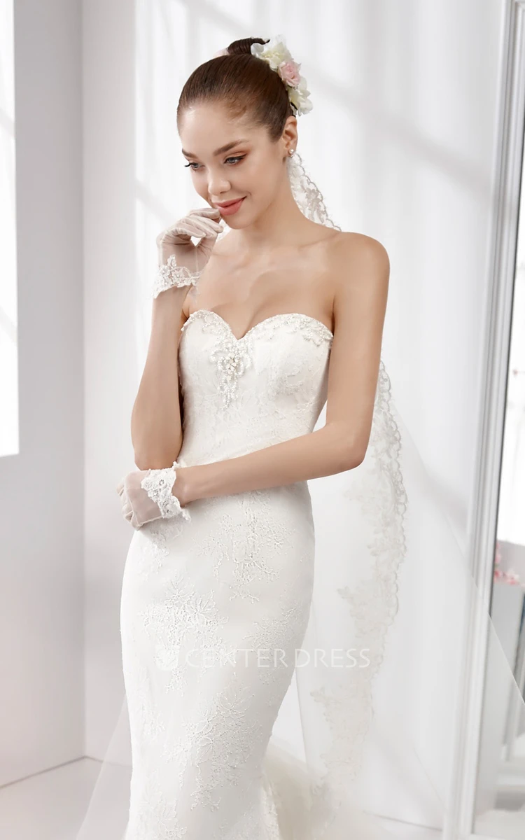 Sweetheart Sheath Lace Gown With Floral Bust And Tiers Train
