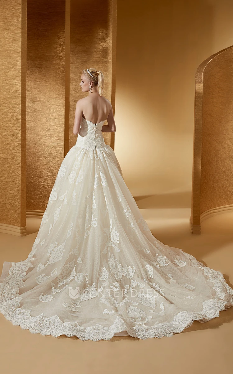 Simple Sweetheart Lace Ball Gown With Fine Appliques And Court Train