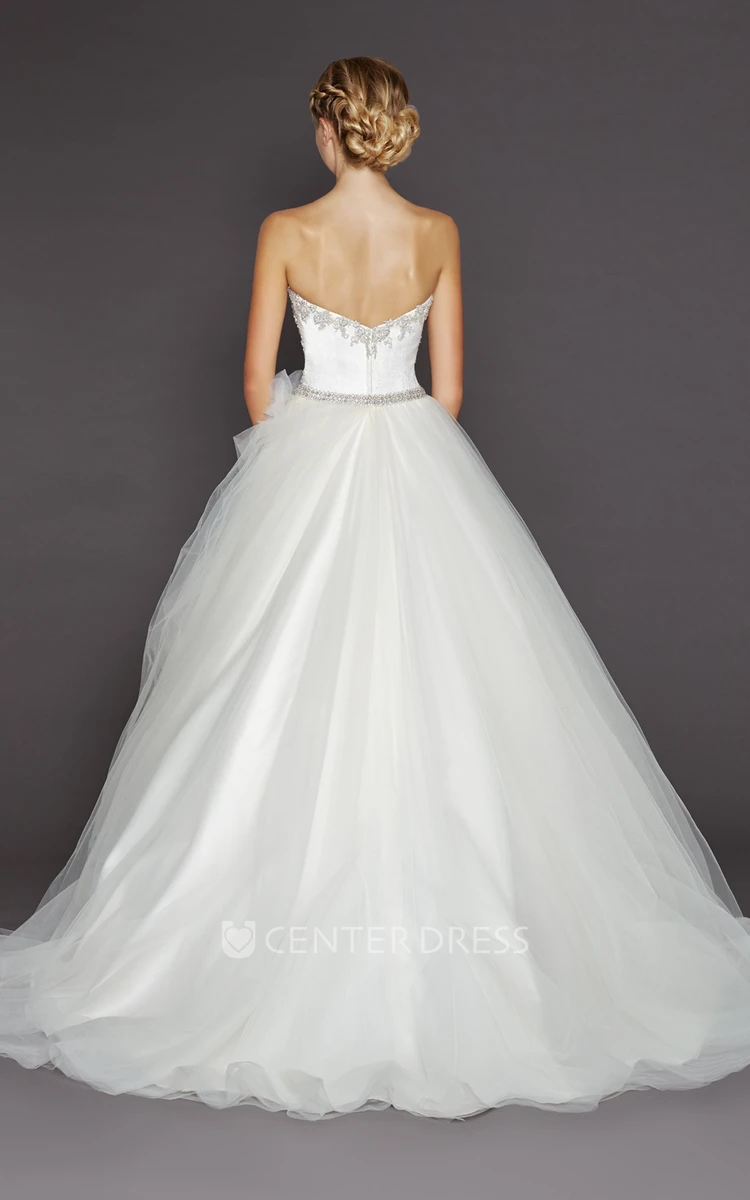 Ball Gown Sweetheart Tulle Wedding Dress With Flower