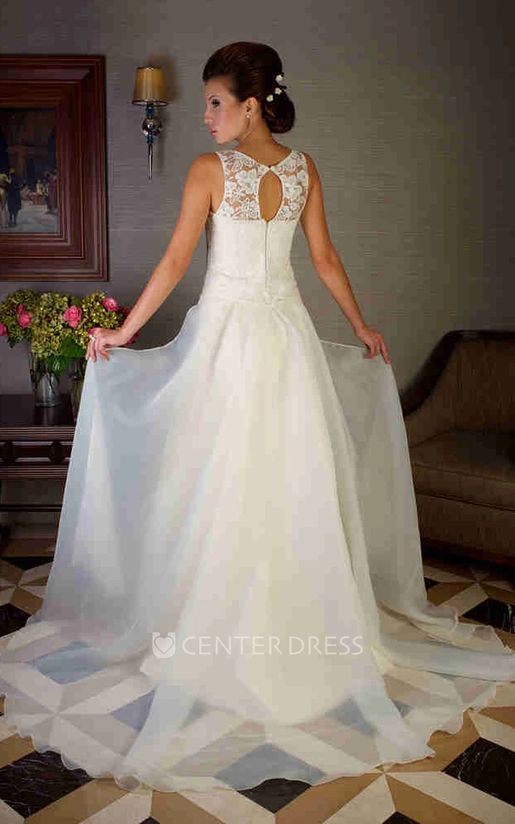A-Line Sleeveless Scoop-Neck Long Appliqued Satin Wedding Dress