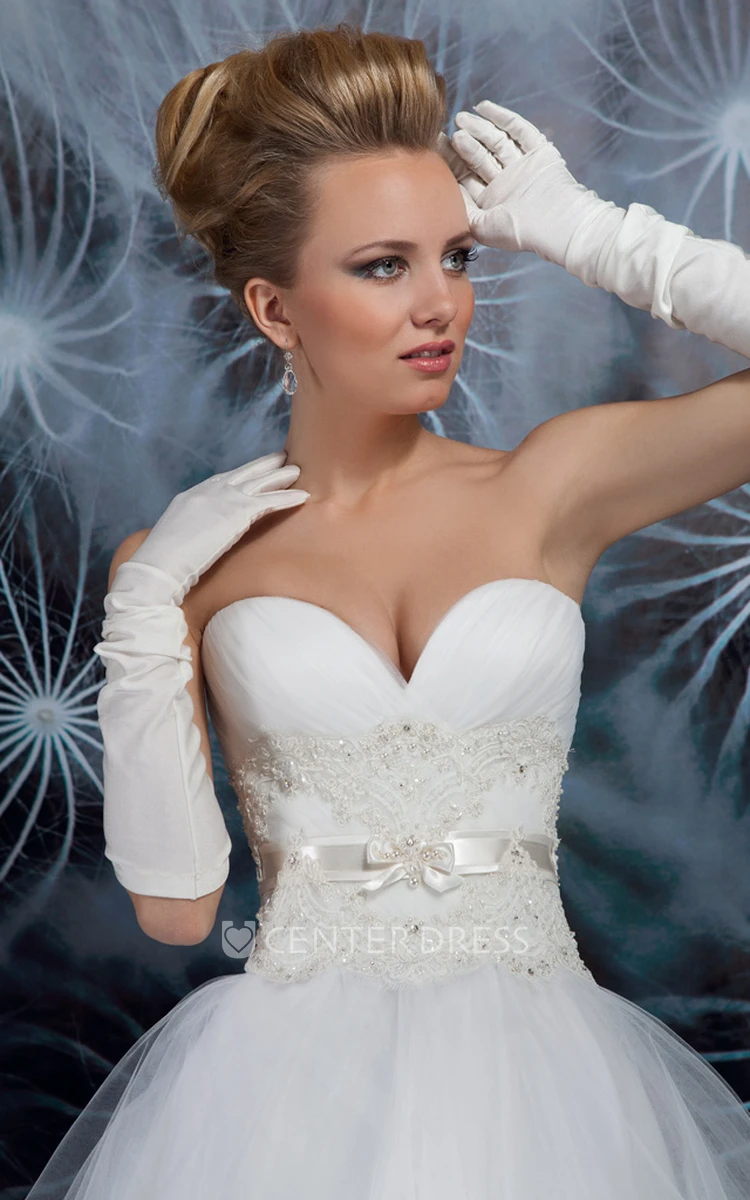 A-Line Sweetheart Appliqued Sleeveless Tulle Wedding Dress