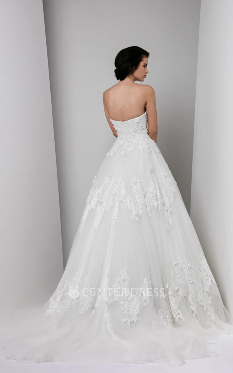 Ball Gown Strapless Floor-Length Tulle Wedding Dress With Appliques And V Back
