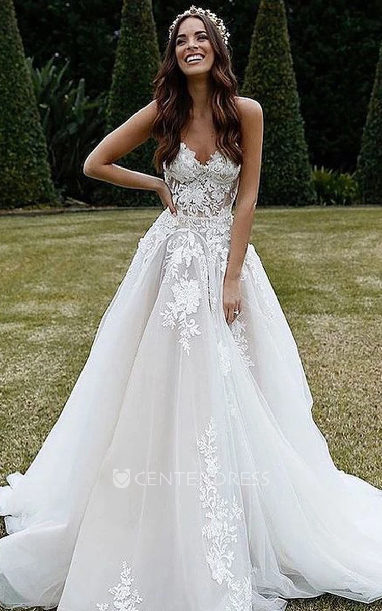 Ball Gown Sleeveless Lace Tulle Bohemian Ethereal Wedding Dress with Appliques