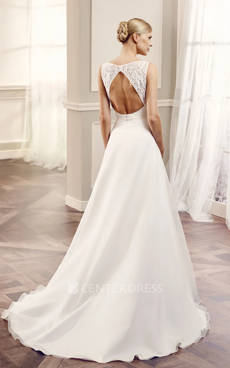 Maxi Scoop Appliqued Chiffon Wedding Dress With Sweep Train And Keyhole