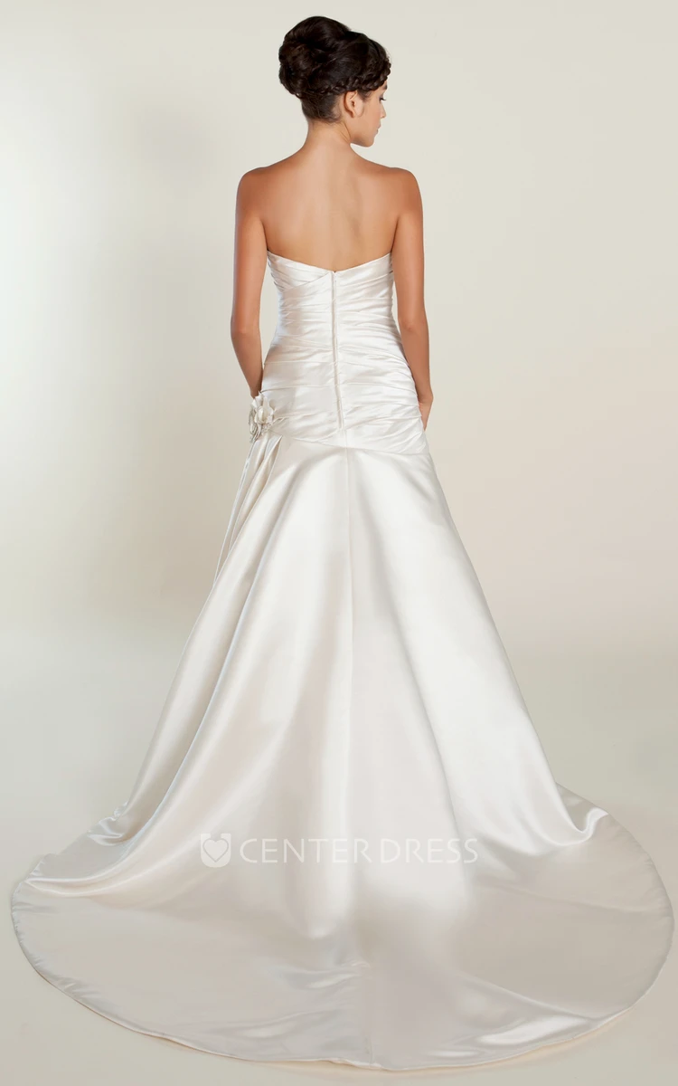 A-Line Sweetheart Sleeveless Ruched Satin Wedding Dress
